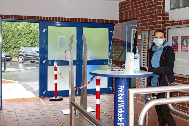 Der Eingangsbereich zum kommunalen Freibad der Gemeinde Wickede (Ruhr) FOTO: ANDREAS DUNKER