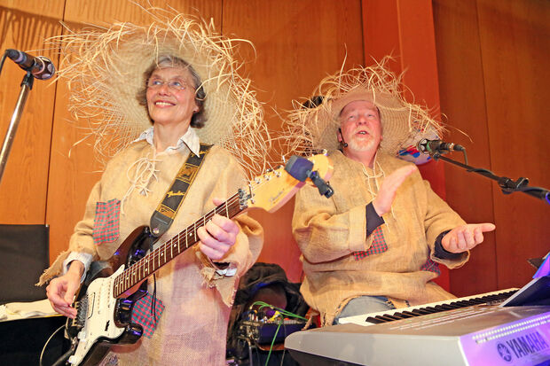 Die Karnevals-Band „EU3VE“ mit Maria Berkenkopf und Dr. Uwe Stücker FOTO: ANDREAS DUNKER