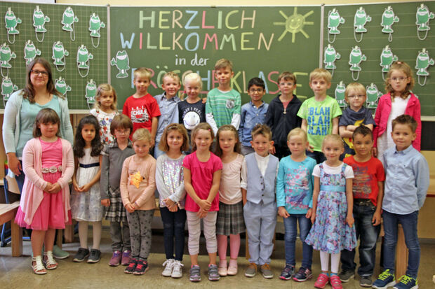 Die neue Klasse 1b der Engelhard-Grundschule mit Klassenlehrerin Sabrina Geppert FOTO: CARINA WESTERWELLE