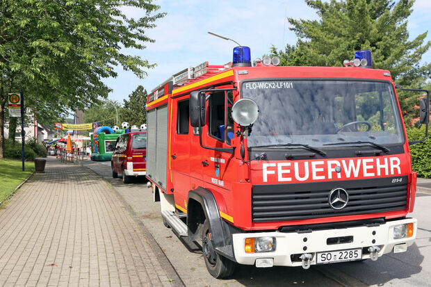 Das in Echthausen stationierte Löschfahrzeug "LF 10" und der Mannschaftstransportwagen ARCHIVFOTO: ANDREAS DUNKER