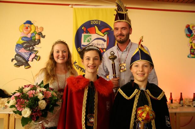 Die einjährige Regentschaft des amtierenden Karnevalsprinzenpaares Tobi und Sarah (Tobias Kosch und Sarah Cavanagh) sowie des TV-Kinderprinzenpaares Lotta Bormann und Felix Schnapp neigt sich dem Ende zu. ARCHIVFOTO: ANDREAS DUNKER