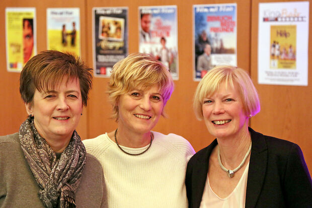 Die Organisatorinnen des "Kinos mit Flair" (von links): Susanne Modler von der Gemeinde Wickede (Ruhr), Heidi Bertels von der Volkshochschule und Gabi Fehling von der Kolpingfamilie. FOTO: ANDREAS DUNKER