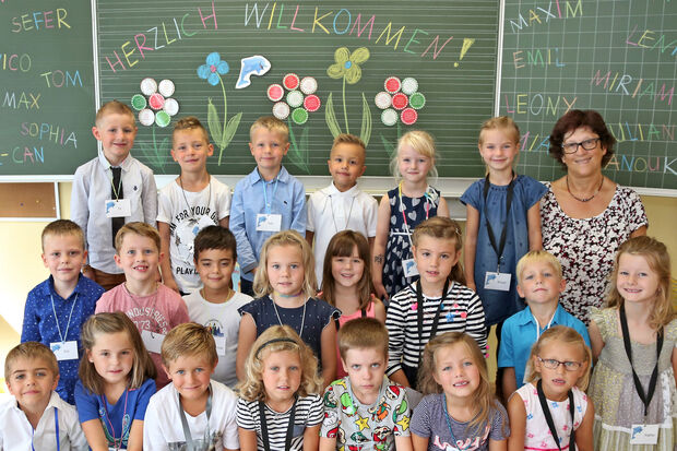 Die Klasse 1c der Melanchthon-Grundschule mit Klassenlehrerin Monika Klasing FOTO: ANDREAS DUNKER