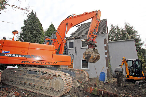Abrissarbeiten am ehemaligen Wohnhaus Merse an der Rosenstraße in Wickede