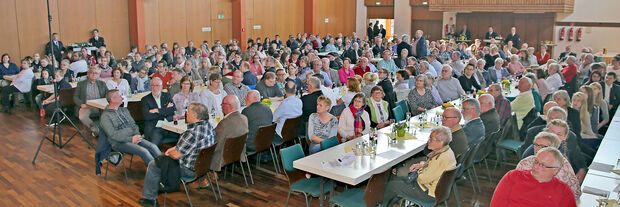 Rund 300 Zuhörer verfolgten die musikalischen Darbietungen des Feuerwehr-Musikzuges. FOTO: ANDREAS DUNKER