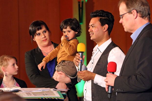 Familie Overmeyer mit Bürgermeister FOTO: ANDREAS DUNKER