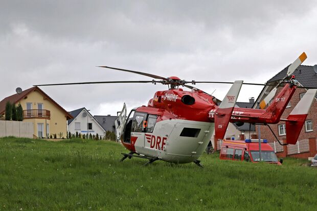 Landung eines Rettungshubschraubers im Neubaugebiet "An der Chaussee" in Wickede FOTO: CARINA WESTERWELLE