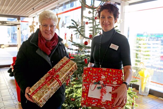 Caritas Vorsitzende Barbara Wacker-Oelmann und Apothekerin Martina Brenneke ARCHIVFOTO: CARINA WESTERWELLE