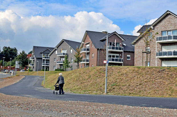 Die Straße „Am Park“ ist jetzt provisorisch asphaltiert FOTO: ANDREAS DUNKER
