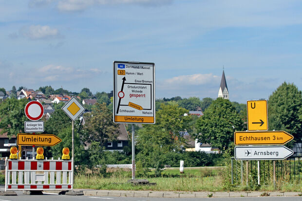 Die Umleitungsstrecke über Echthausen wird nun selbst zur Baustelle. FOTO: ANDREAS DUNKER