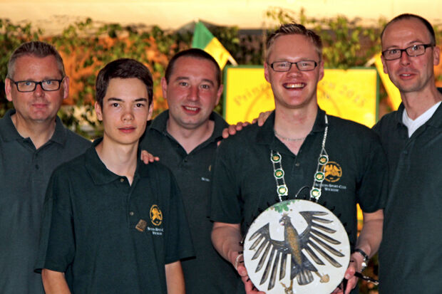 Nach dem Prinzenschießen (von lins): Stellvertretender Brudermeister Martin Bertram, amtierender SSC-Prinz Patrick Röling, SSC-Vorsitzender Hendrik Koerdt, neuer SSC-Prinz Mathias Velmer und Brudermeister Thomas Gehrke FOTO: ANDREAS DUNKER