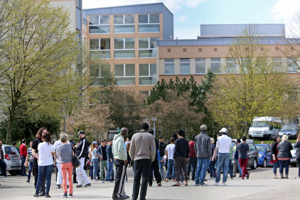 Evakuierung der ZUE auf Grund eines Brandalarms FOTO: ANDREAS DUNKER