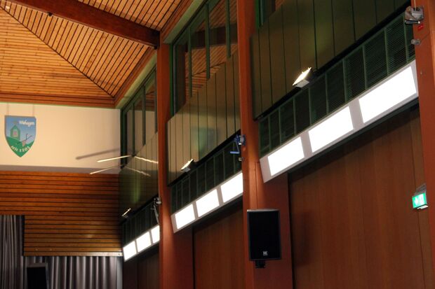 Dimmbare LED-Panels ersetzen alle Leuchtstoffröhren im großen Saal des Bürgerhauses FOTO: ANDREAS DUNKER