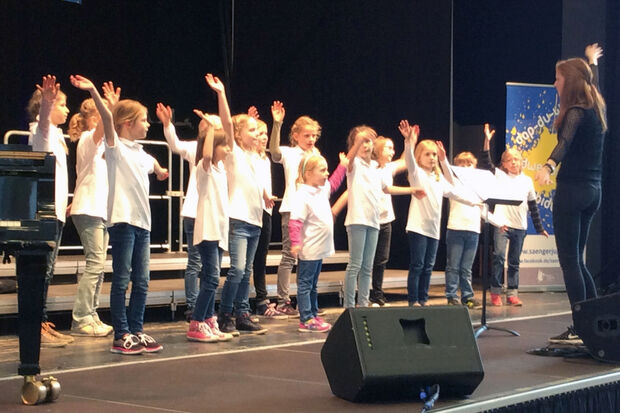 Der Cantalino-Kinderchor unter Leitung von Leonie Liening bei seinem Auftritt in Münster FOTO: MARTIN HASELHORST