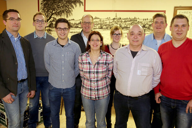 Der aktuelle Vorstand des Feuerwehr-Spielmannszuges (von links) Daniel Luig, Hendrik Schulte, Jan Brambring, Benedikt Brunsmann, Tanja Maria Beringhoff, Aileene Geudter, Thomas Ledune, Bastian Bussmann und Sebastian Hornkamp ARCHIVFOTO: ANDREAS DUNKER