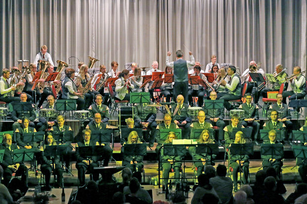 Das erste Gemeinschaftskonzert vom Musikverein Echthausen und dem Spielmannszug der Feuerwehr FOTO: ANDREAS DUNKER