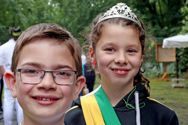 Kinderkönig Niclas Göbel und seine Prinzessin Anna-Lena Wiedwald FOTO: ANDREAS DUNKER