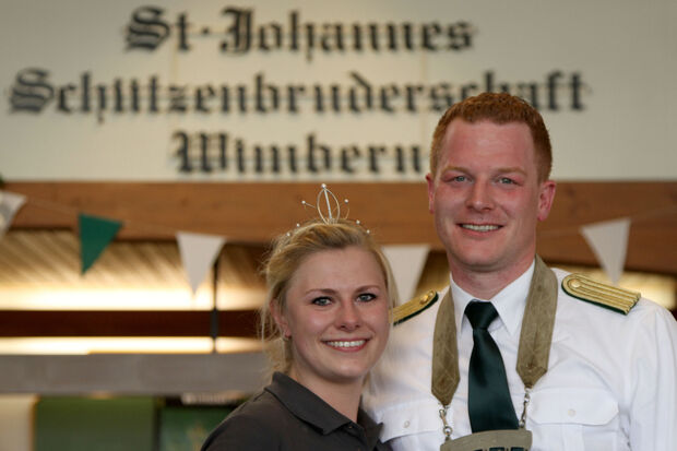 Der 29 jährige Betriebswirt Max Korte erkor sich seine Freundin Kim Lobert (25) zur Mitregentin. FOTO: ANDREAS DUNKER