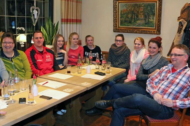 Sabine Tigges (links) verlässt den Trainer- und Betreuer-Stab der Volleyball-Abteilung nach acht Jahren. FOTO: ANDREAS DUNKER