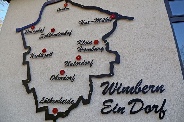 Das Relief an der Schützenhalle in Wimbern FOTO: ANDREAS DUNKER